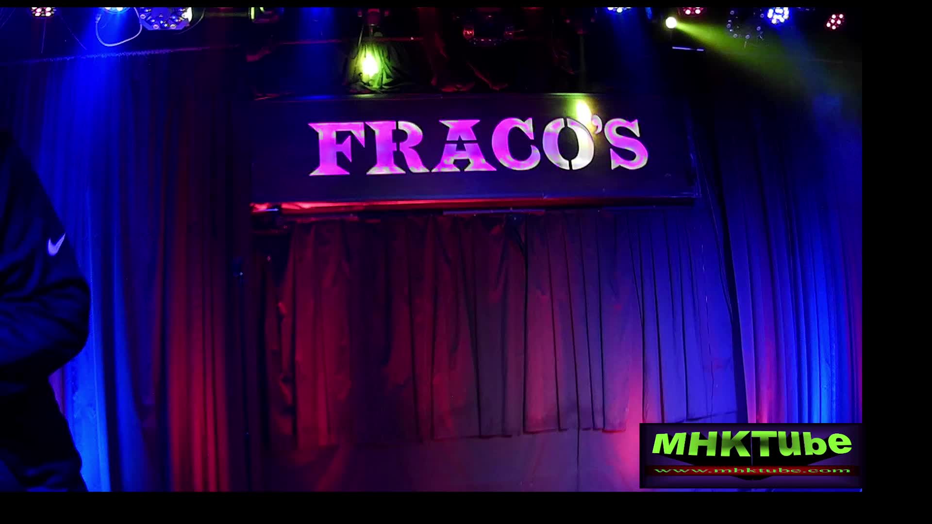 Live On the Stage at Fracos on 29-Dec-24-22:29:27