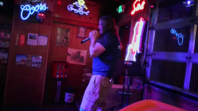 Live Sunday and Wednesday 8-12 Morrison Holiday Bar  on 01-Jun-25-20:48:51