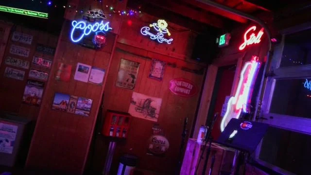 Live Sunday and Wednesday 8-12 Morrison Holiday Bar  on 04-Jun-25-22:37:05