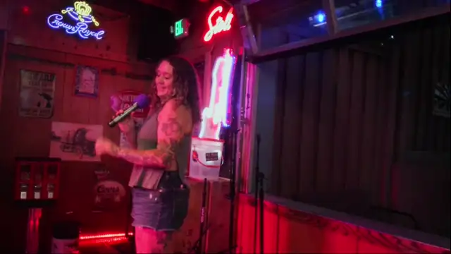 Live Sunday and Wednesday 8-12 Morrison Holiday Bar  on 29-Jun-25-20:44:49