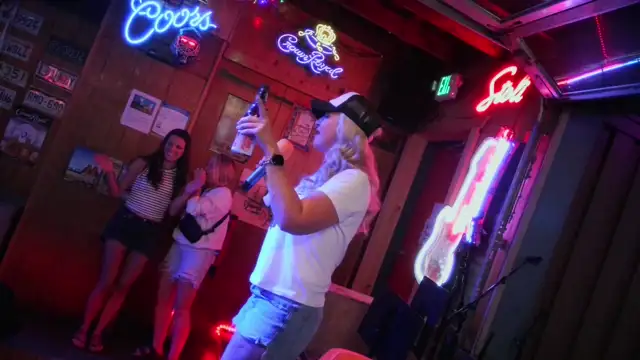 Live Sunday and Wednesday 8-12 Morrison Holiday Bar  on 13-Jul-25-20:04:12