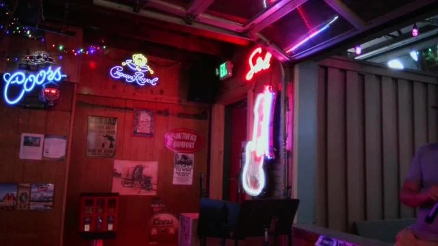 Live Sunday and Wednesday 8-12 Morrison Holiday Bar  on 20-Jul-25-20:01:50