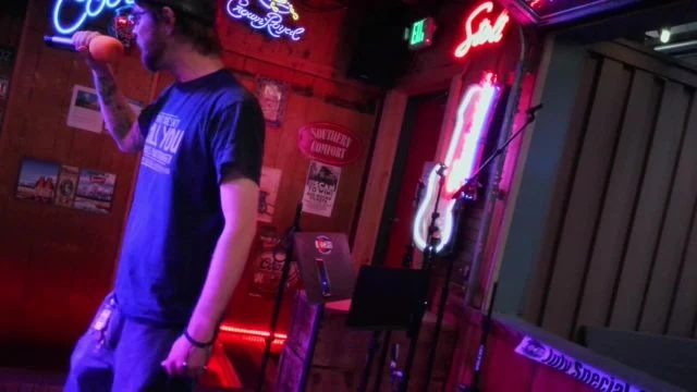 Live Sunday and Wednesday 8-12 Morrison Holiday Bar  on 23-Jul-25-20:00:38