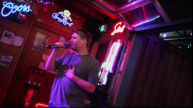 Live Sunday and Wednesday 8-12 Morrison Holiday Bar  on 10-Aug-25-20:20:55