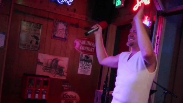Live Sunday and Wednesday 8-12 Morrison Holiday Bar  on 24-Aug-25-20:12:58