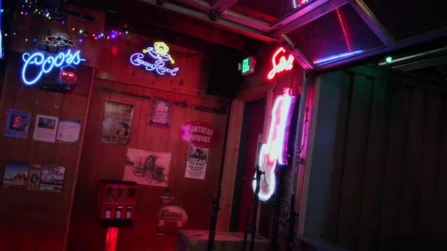 Live Sunday and Wednesday 8-12 Morrison Holiday Bar  on 07-Sep-25-20:03:41