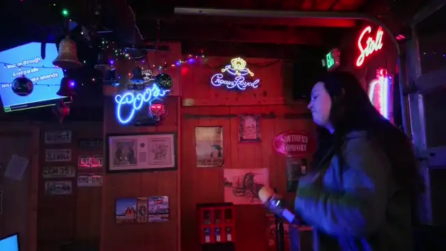 Live Sunday and Wednesday 8-12 Morrison Holiday Bar  on 18-Jan-26-19:59:29