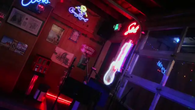 Live Sunday and Wednesday 8-12 Morrison Holiday Bar  on 04-Feb-26-19:59:51